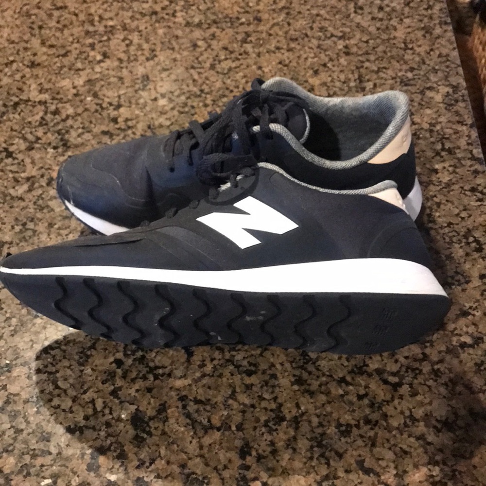 New Balance Tennis Shoes